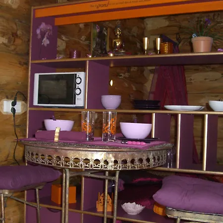 Szálloda La Colline Aux Fustes Meurville