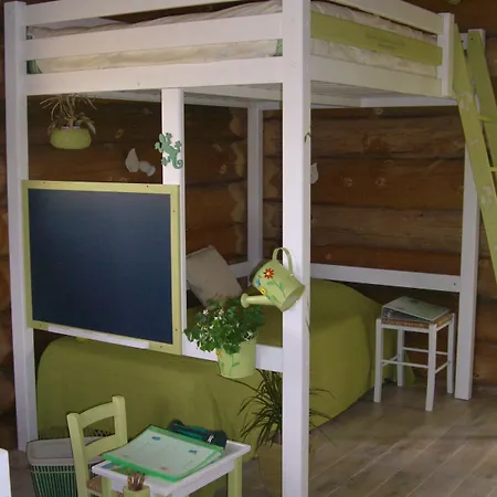 La Colline Aux Fustes Meurville